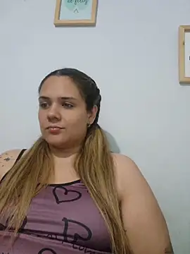 LoreinnFox online show from 05-02-26, 03:55