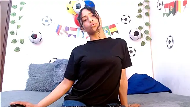 Snapshot of MarillynMorgan chatting on 07-11-26, 02:53 MarillynMorgan online show from 07-11-26, 02:53