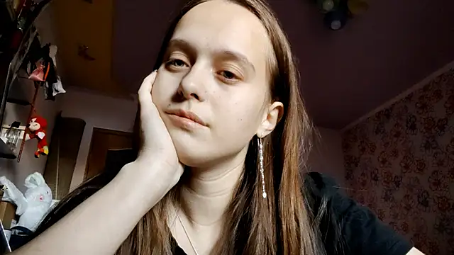 SophieHazely online show from 12-16-25, 06:07