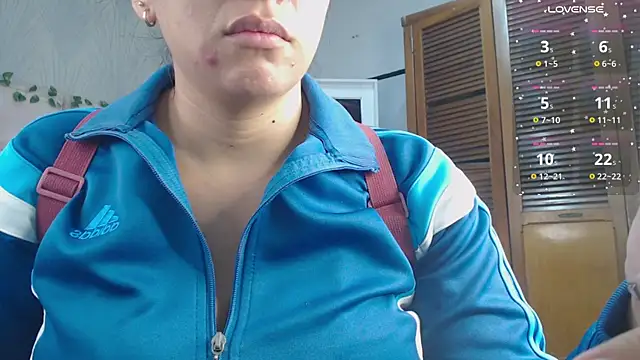 Snapshot of KaylaVonn chatting on 12-17-25, 05:02 KaylaVonn online show from 12-17-25, 05:02