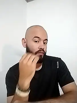 Duglass tomson online show from 11-29-25, 06:33