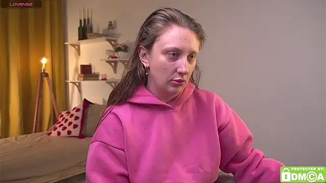 Snapshot of Helga_vibe chatting on 06-13-26, 01:31 Helga vibe online show from 06-13-26, 01:31