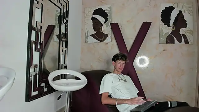 COUPLES BOYS online show from 05-14-26, 07:31