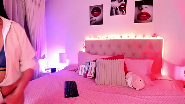 Charlotte rider  online show from 12-16-25, 03:55