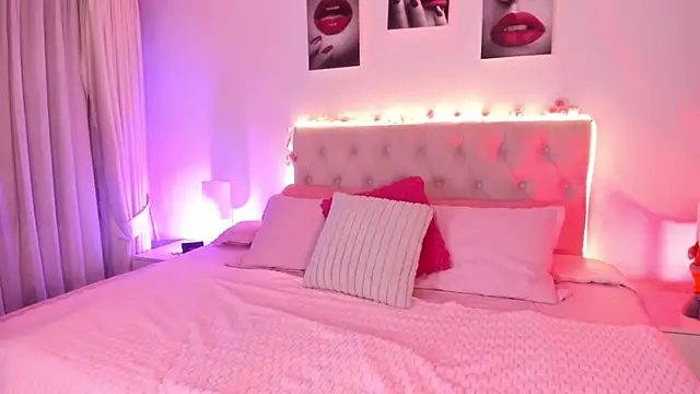 Charlotte rider  online show from 12-19-25, 03:24