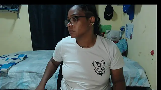 lia Hazbun online show from 12-23-25, 01:03