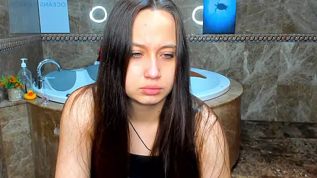 Carolina-sky online show from 02-05-26, 01:21