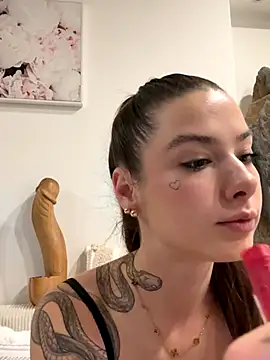 Sugarbellax online show from 12-15-25, 05:50