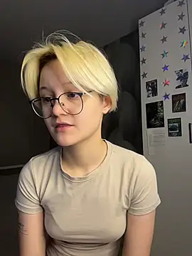 LunaDoreann online show from 12-04-25, 09:07