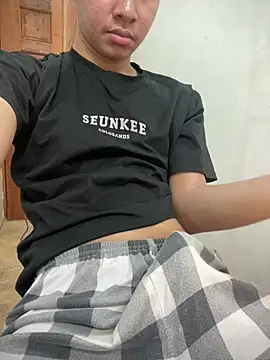 asiantwink0000 online show from 01-10-26, 07:21