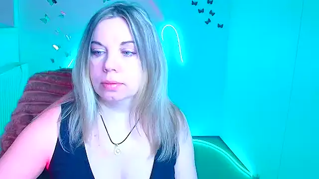 Amanda Swannn online show from 03-22-26, 06:39