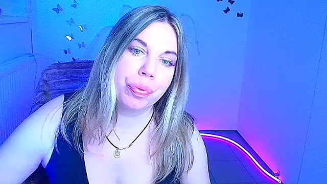 Amanda Swannn online show from 03-25-26, 06:52