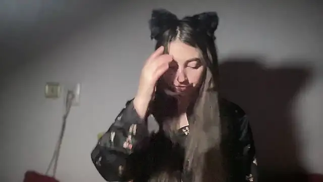 Snapshot of Aphr0ditee chatting on 01-13-26, 02:55 Aphr0ditee online show from 01-13-26, 02:55