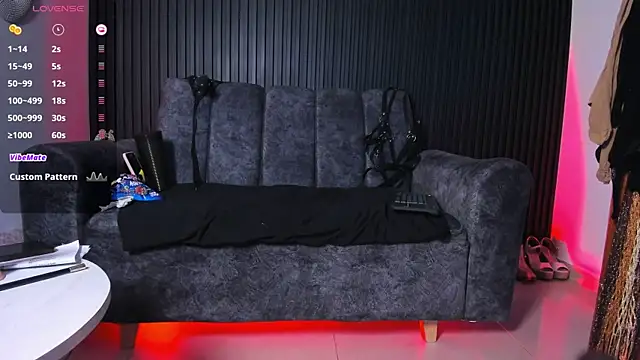 Snapshot of MissPantyhose_ chatting on 12-16-25, 07:08 MissPantyhose online show from 12-16-25, 07:08