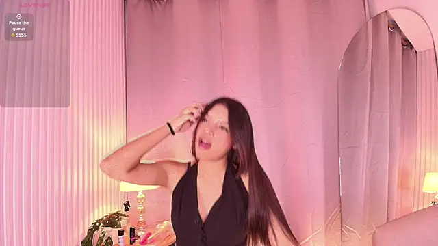 Snapshot of serena_woodsen_ chatting on 11-30-25, 12:09 serena woodsen online show from 11-30-25, 12:09