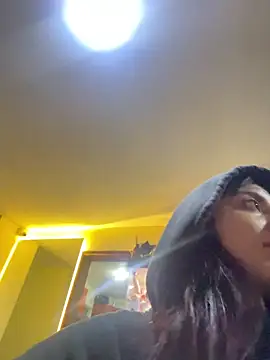 Snapshot of Mia_fiire chatting on 06-18-26, 03:07 Mia fiire online show from 06-18-26, 03:07