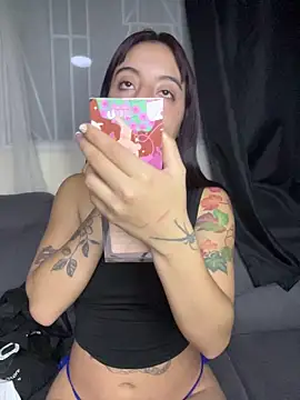 Snapshot of Mia_fiire chatting on 06-27-26, 03:00 Mia fiire online show from 06-27-26, 03:00