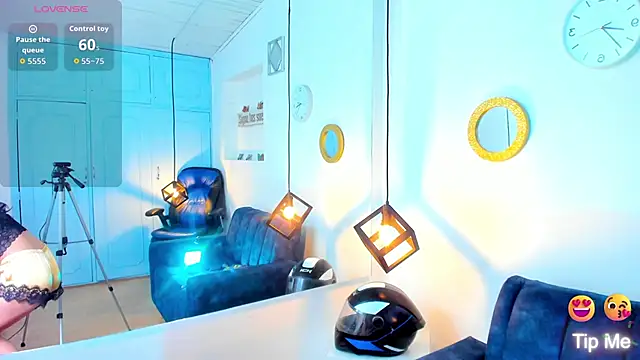 Hot Darliing online show from 12-03-25, 01:42