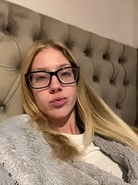 RosieLovexoxx online show from 01-08-26, 03:58