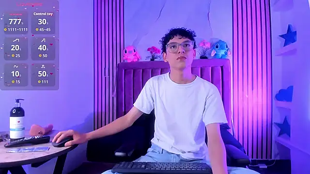 Snapshot of SthepanodiMonaco chatting on 12-04-25, 07:22 SthepanodiMonaco online show from 12-04-25, 07:22