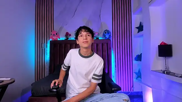 SthepanodiMonaco online show from 01-08-26, 07:27