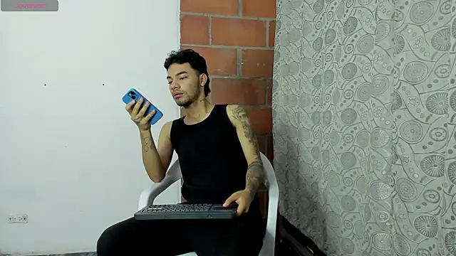 Snapshot of calvin-parker chatting on 12-19-25, 03:13 calvin-parker online show from 12-19-25, 03:13