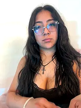 Dafne se online show from 12-17-25, 01:44