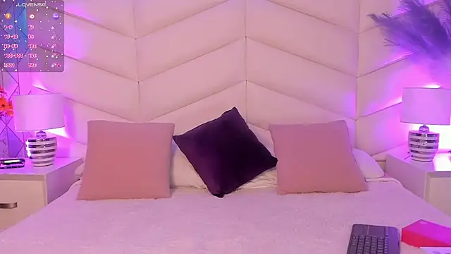 Lizzi Hotman  online show from 03-30-26, 08:32