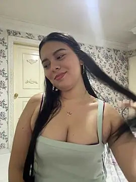 Snapshot of sweet_ruby_ chatting on 06-07-26, 01:32 sweet ruby online show from 06-07-26, 01:32
