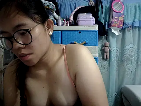 xxdreamgirl69 online show from 04-09-26, 06:30