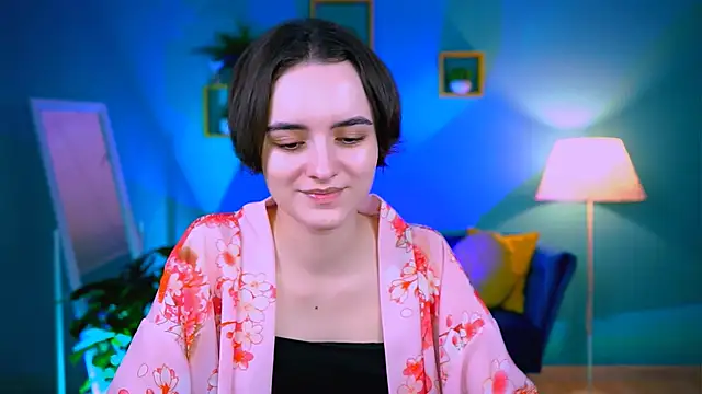 KateWillows online show from 12-04-25, 04:11