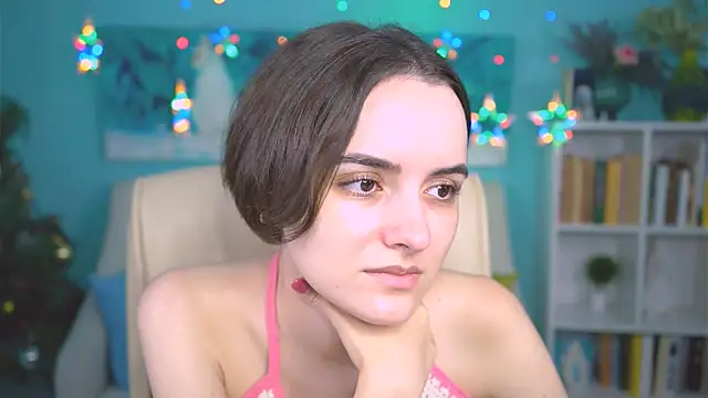 KateWillows online show from 12-22-25, 04:20