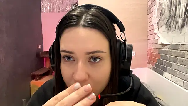 AngeliqueSulima online show from 12-20-25, 02:13