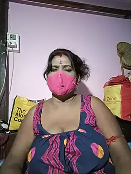 Snapshot of me-pari-hu chatting on 07-18-26, 06:12 me-pari-hu online show from 07-18-26, 06:12