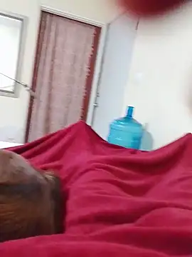 Snapshot of ElJovenCachondo chatting on 11-28-25, 03:47 ElJovenCachondo online show from 11-28-25, 03:47