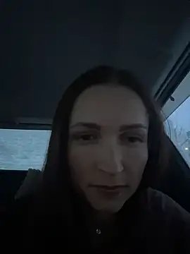 ZaraHill online show from 12-20-25, 02:40