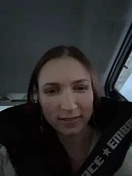 ZaraHill online show from 12-21-25, 02:51