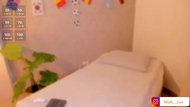 Snapshot of miah_luv chatting on 06-15-26, 07:49 miah luv online show from 06-15-26, 07:49