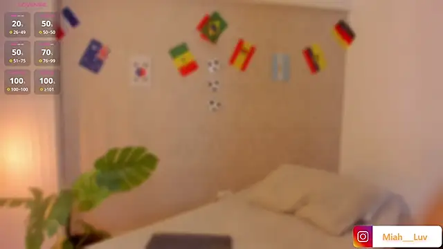 Snapshot of miah_luv chatting on 07-19-26, 06:11 miah luv online show from 07-19-26, 06:11