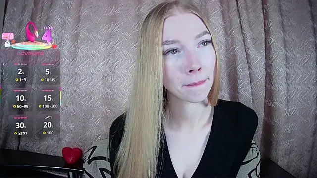 Snapshot of Rysella chatting on 12-17-25, 10:43 Rysella online show from 12-17-25, 10:43