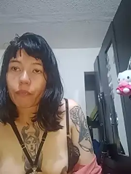 Snapshot of -AngelineThompson- chatting on 12-04-25, 05:06 -AngelineThompson- online show from 12-04-25, 05:06