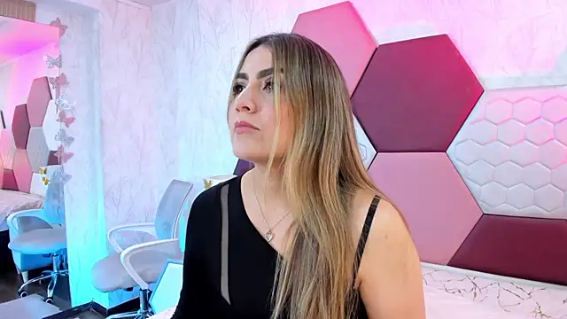 Snapshot of AriaRous chatting on 07-02-26, 03:29 AriaRous online show from 07-02-26, 03:29