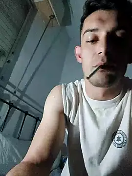 Snapshot of OnlyOneMen chatting on 12-03-25, 12:07 OnlyOneMen online show from 12-03-25, 12:07