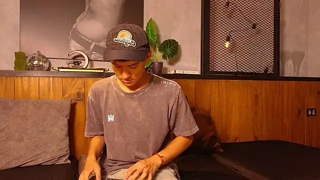 isaac grimm online show from 04-17-26, 07:28