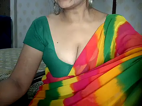 Snapshot of Hotronita123 chatting on 06-11-26, 05:11 Hotronita123 online show from 06-11-26, 05:11
