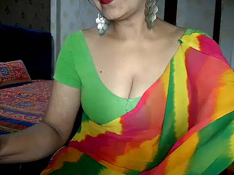Snapshot of Hotronita123 chatting on 06-15-26, 05:37 Hotronita123 online show from 06-15-26, 05:37