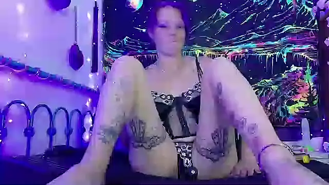 Freckleangel69 online show from 06-18-26, 01:17