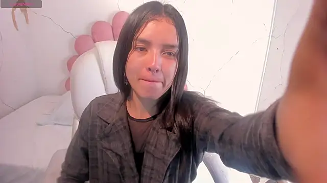 Snapshot of Cherrybombs_ chatting on 02-18-26, 12:23 Cherrybombs online show from 02-18-26, 12:23