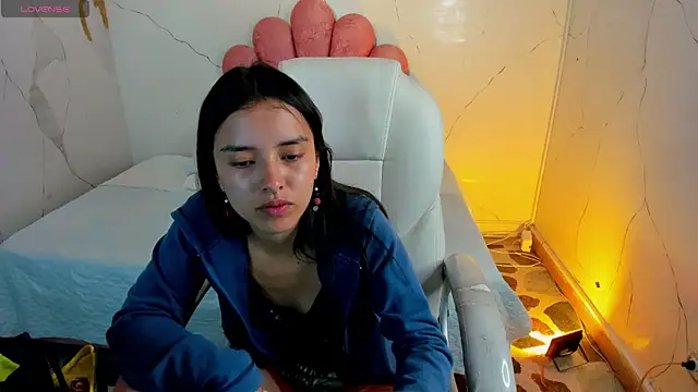 Snapshot of Cherrybombs_ chatting on 02-20-26, 12:49 Cherrybombs online show from 02-20-26, 12:49