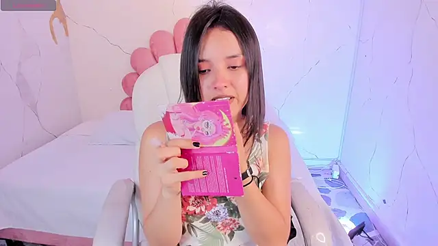 Snapshot of Cherrybombs_ chatting on 02-21-26, 01:23 Cherrybombs online show from 02-21-26, 01:23